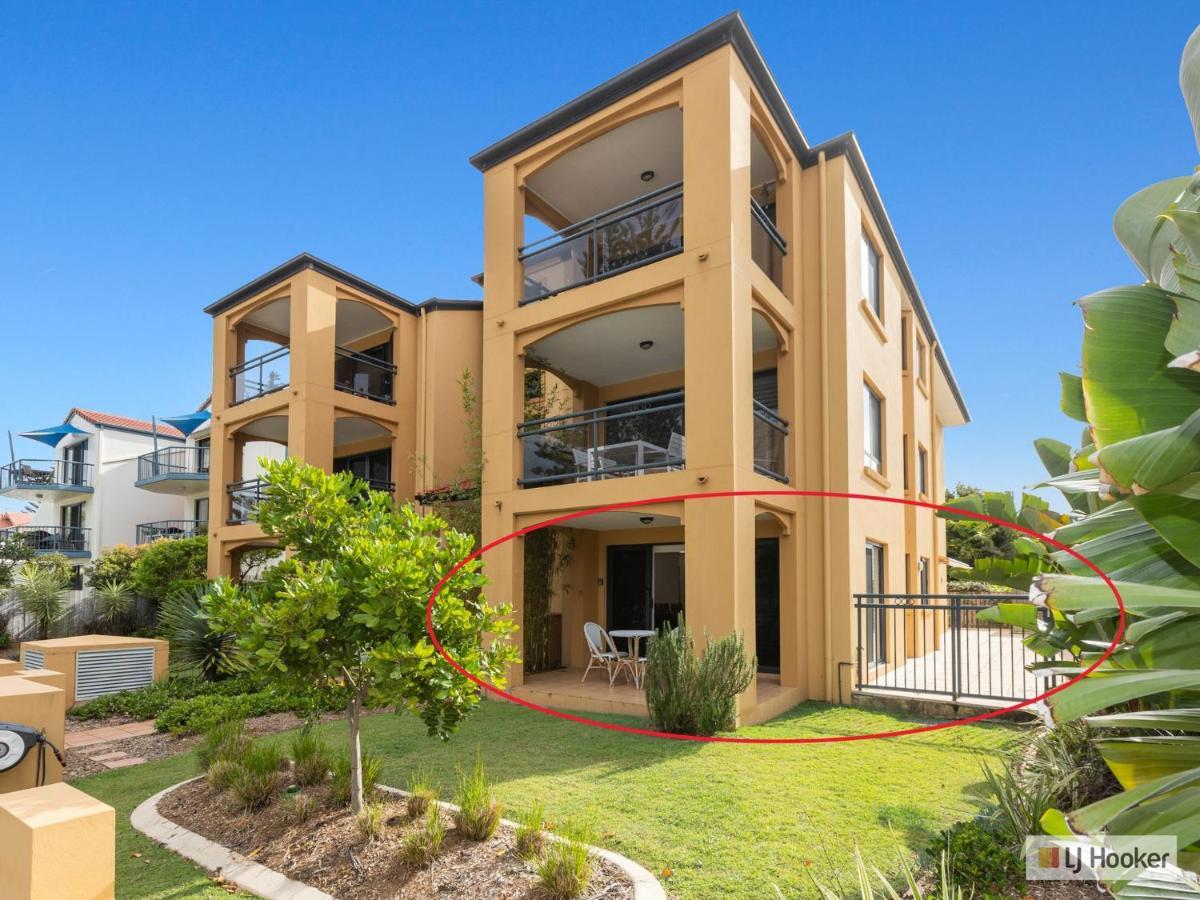 Salty Kisses On Marine Parade Apartment